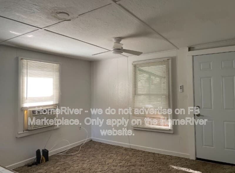 Lake Panasoffkee House: 1710 NW 29th Rd