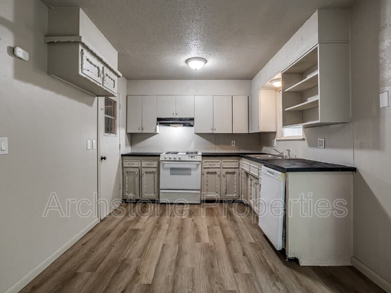 Midwest City House: 1309 Hickory Lane