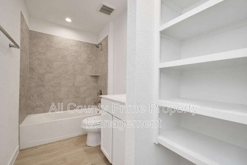 Katy House: 29935 Gallatin River Ln.