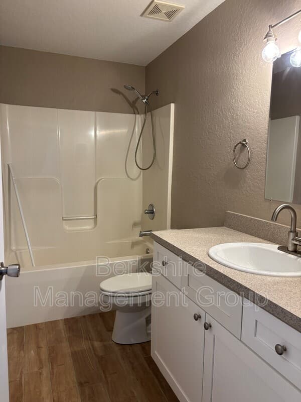 Winter Haven Townhome: 2405 Avenue C SW