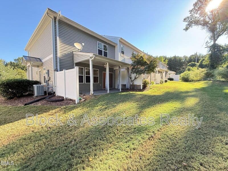 Wake Forest House: 163 Deacon Ridge St