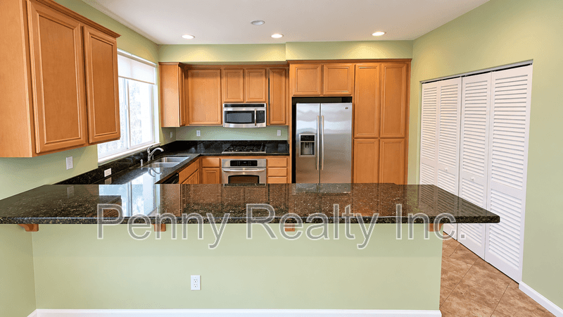 San Diego Townhome: 3011 Pacific Palm Way