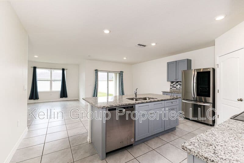 Haines City House: 972 Serchio St