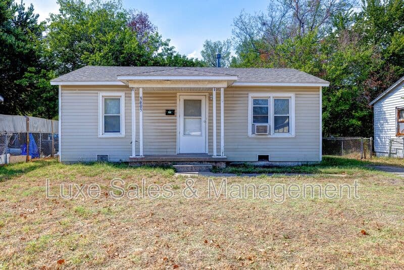 Warr Acres House: 5605 N. Donald Ave.