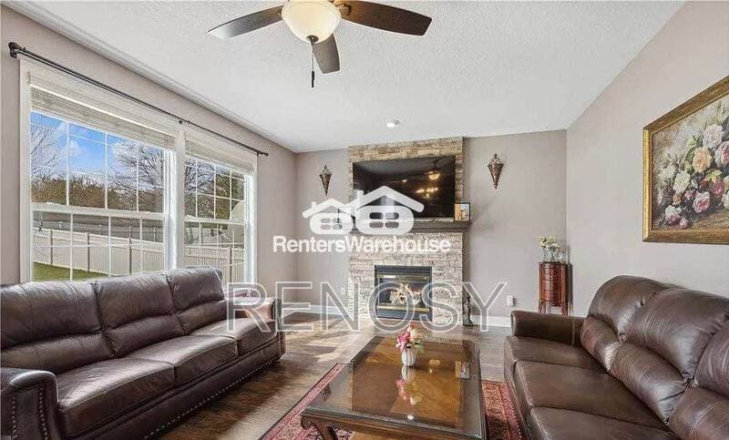West Des Moines House: 7744 Cottonwood Ln