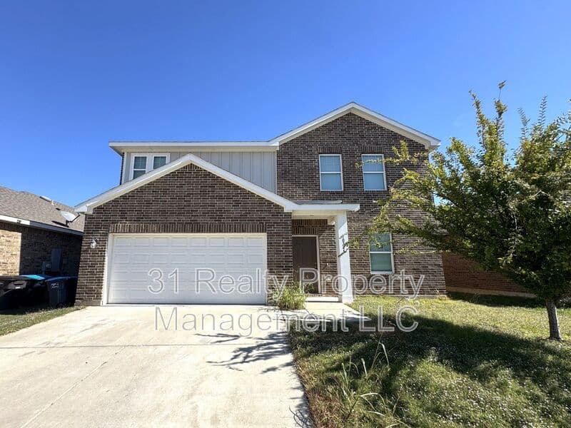 Fort Worth House: 10345 Castle Lyons Lane