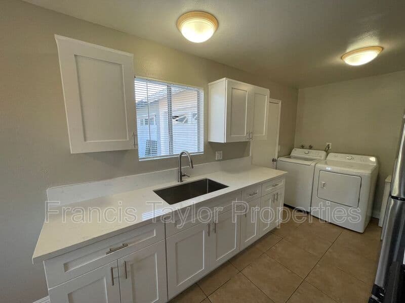 Oceanside House: 145 Francesca Drive