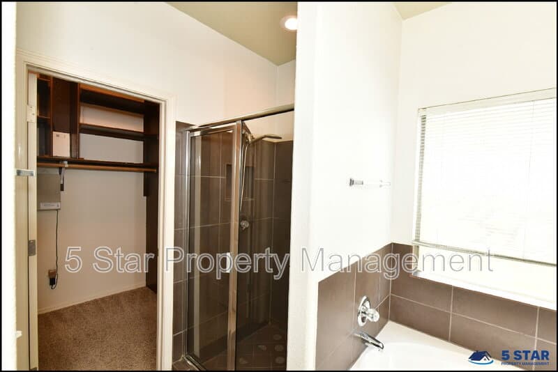 El Paso House: 4913 Adrian Campos St !!