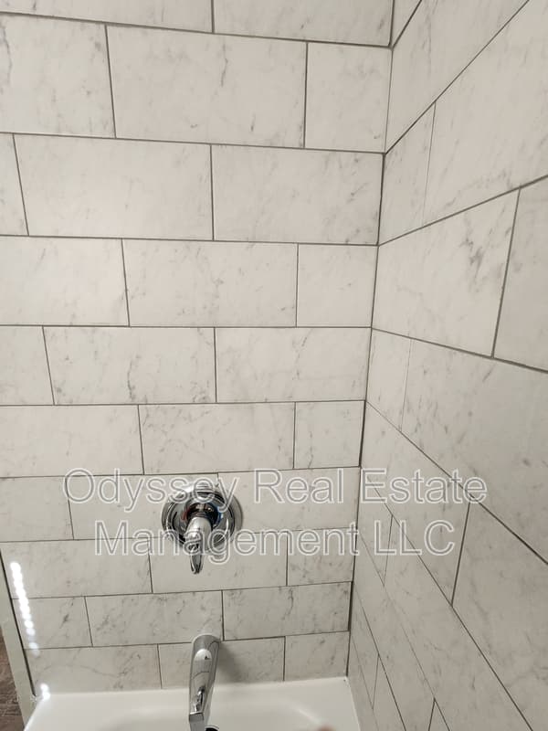 Wildwood Condo: 210 W. Spencer Ave