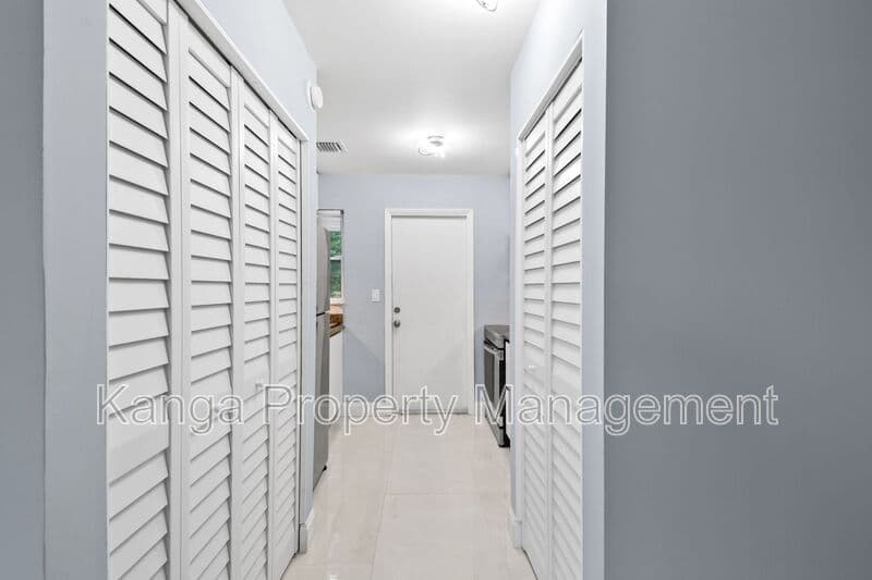 Riviera Beach Condo: 968 W 9th St