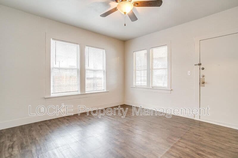 Fort Worth House: 1411 6th Avenue