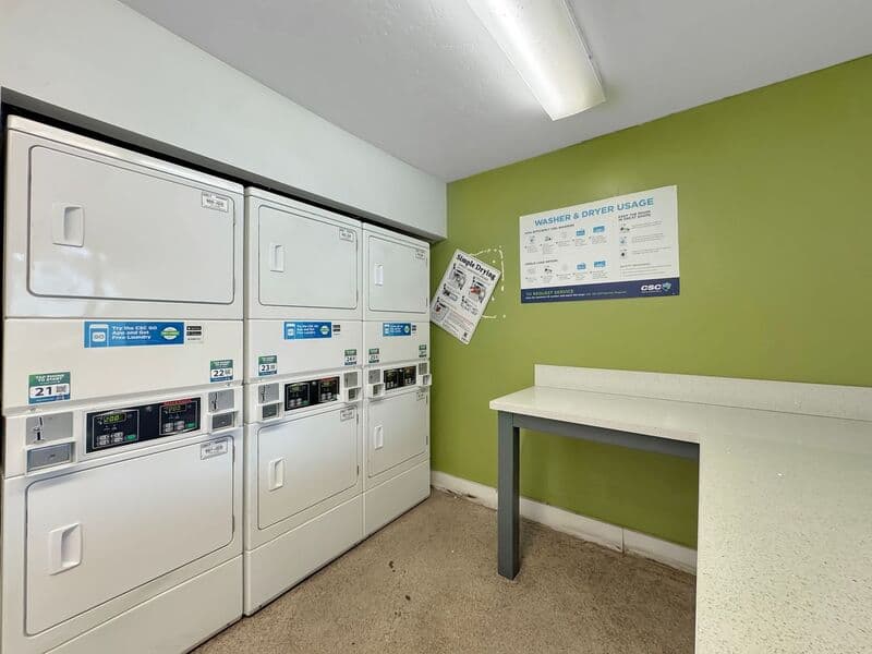 San Diego Condo: 9550 Carroll Canyon Rd