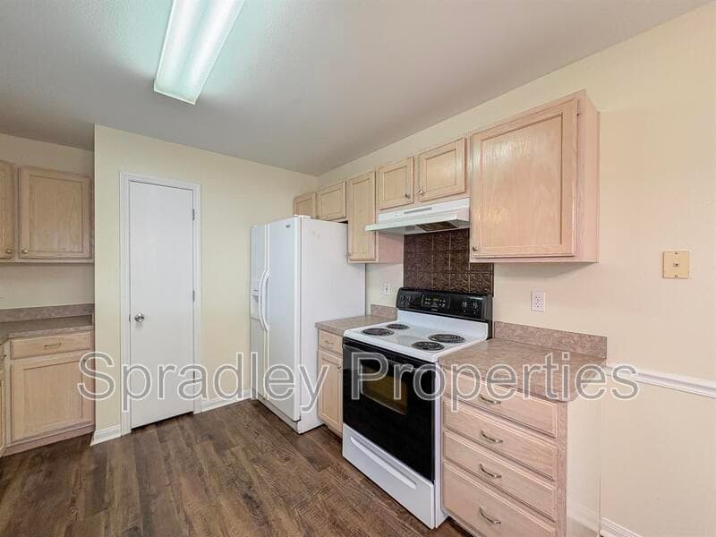 Temple House: 2720 Crestwood Ct