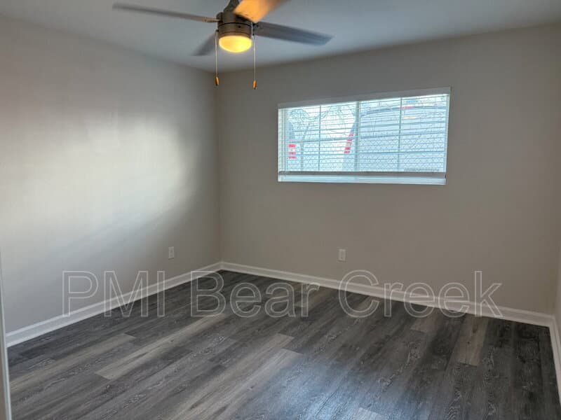 Houston Condo: 1824 Thonig Road