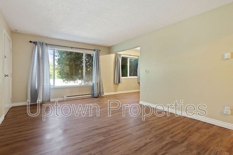 Portland House: 4633 SW Huber St