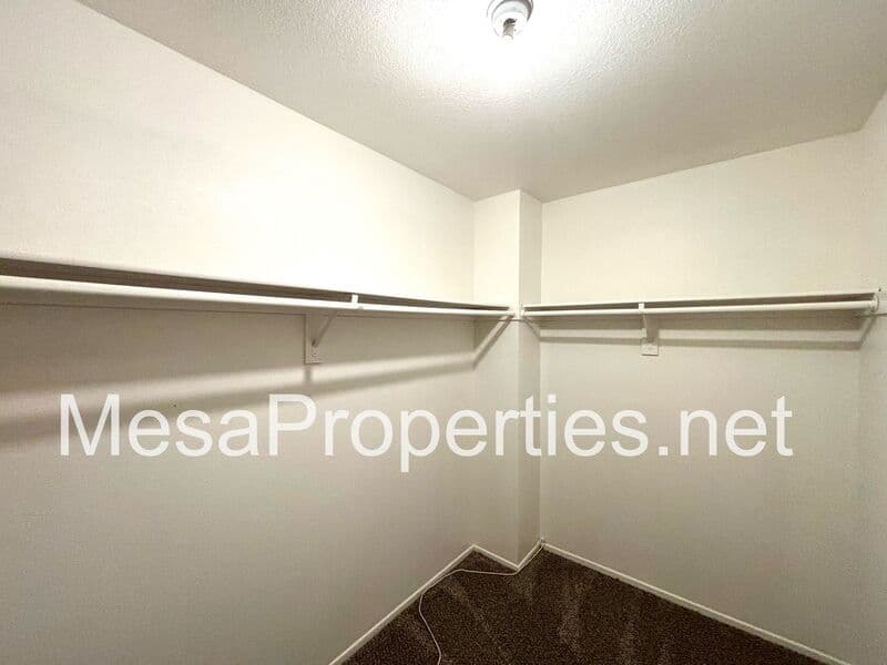 Victorville House: 14565 Windmill Rd