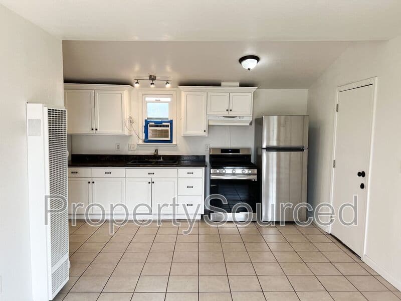 Manteca House: 415 Sutter St