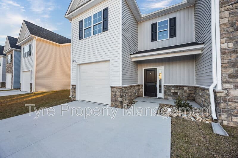 Greenville Townhome: 1904 Newbury Way