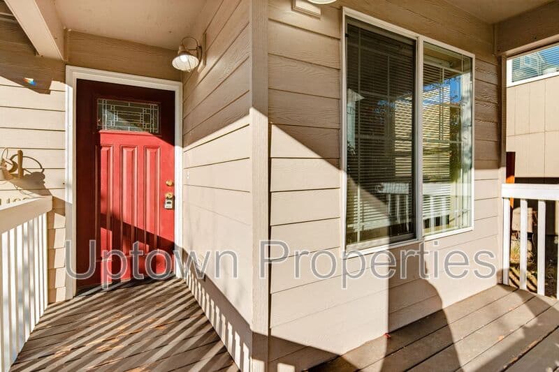 Happy Valley House: 14182 SE Summerfield Loop