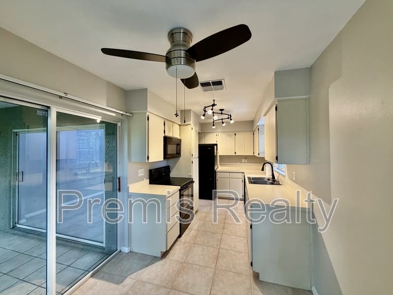 Palm Harbor Condo: 102 Steeplechase Lane