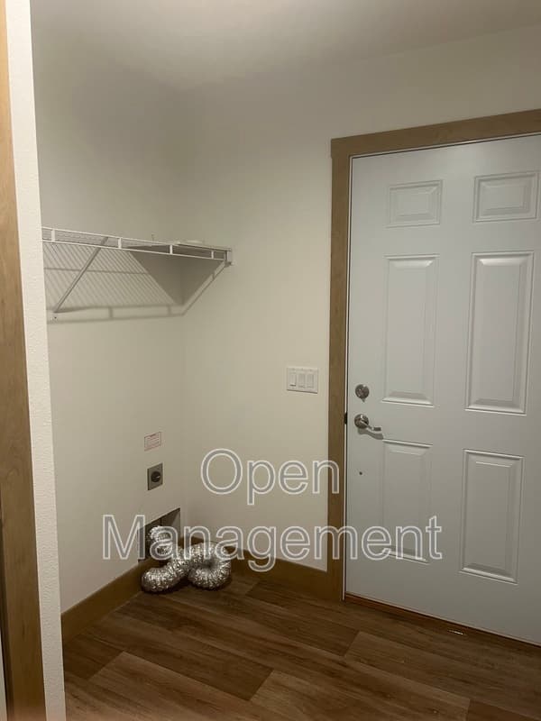 West Fargo House: 825 1st Ave