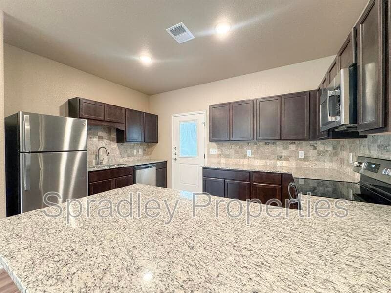 Belton Townhome: 1080A Hibiscus Dr