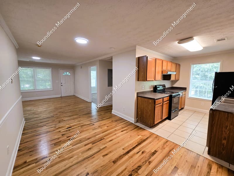 Atlanta House: 1687 Thoms Dr NW
