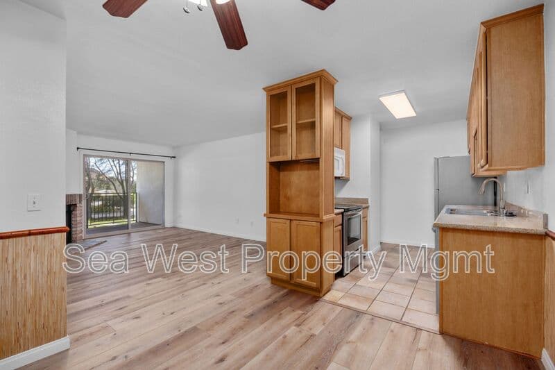 Encinitas Condo: 1730 S El Camino Real