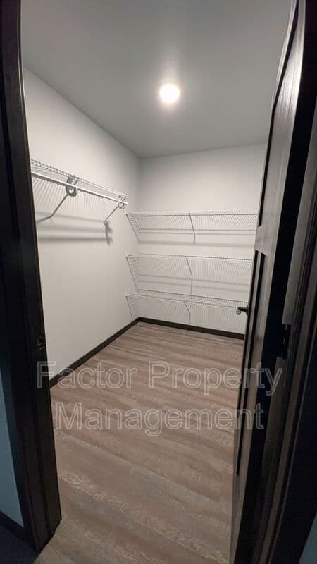 Mankato House: 3110 Noble Drive