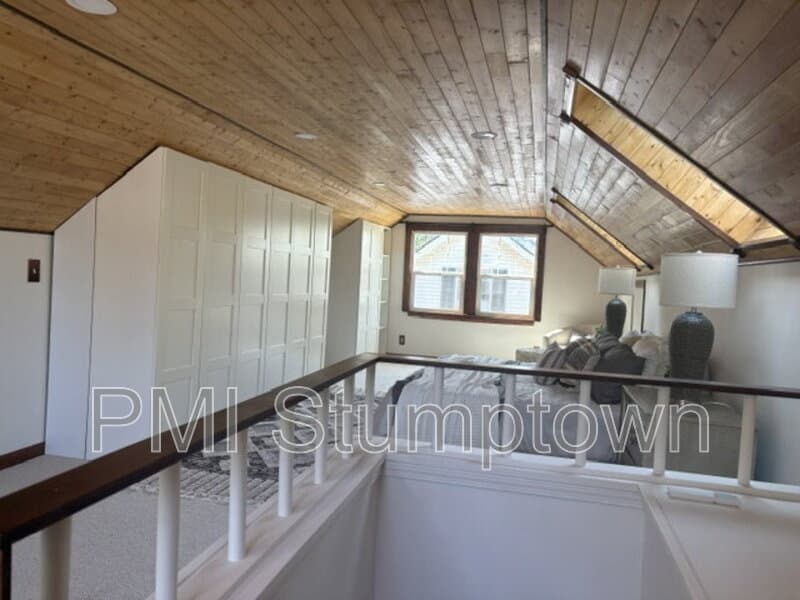 Portland House: 7407 Southeast 30th Avenue