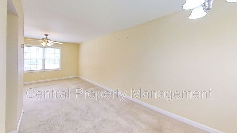 Simpsonville House: 108 Silverbrook Drive