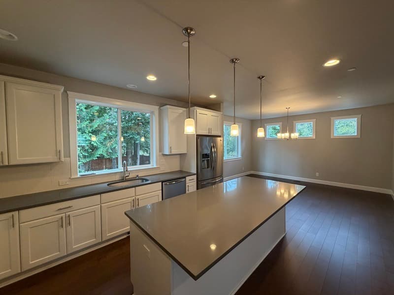 Sammamish House: 24743 Se 17th Pl