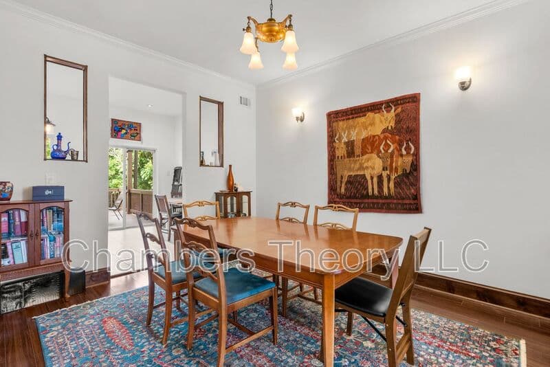 Washington House: 3532 Warder St NW