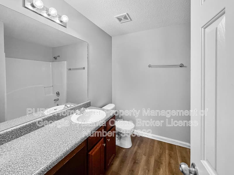 Locust Grove House: 131 Laughlin Dr