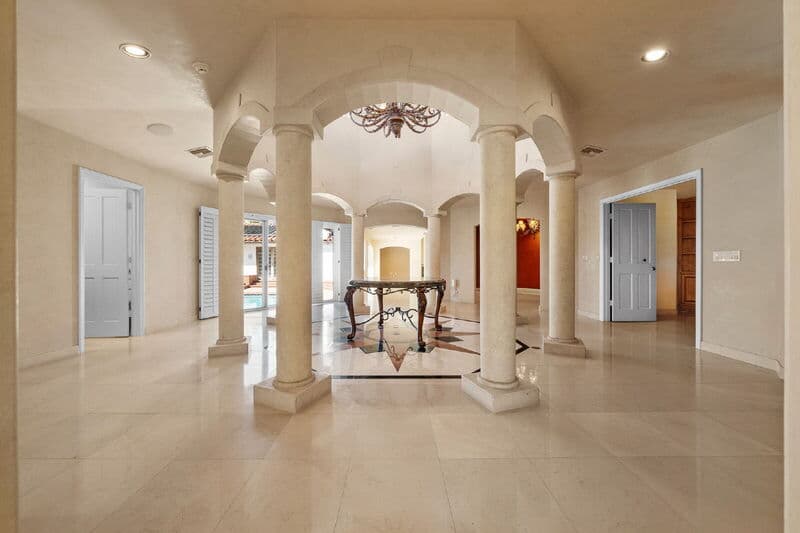 San Diego House: 18714 Bernardo Trails Dr