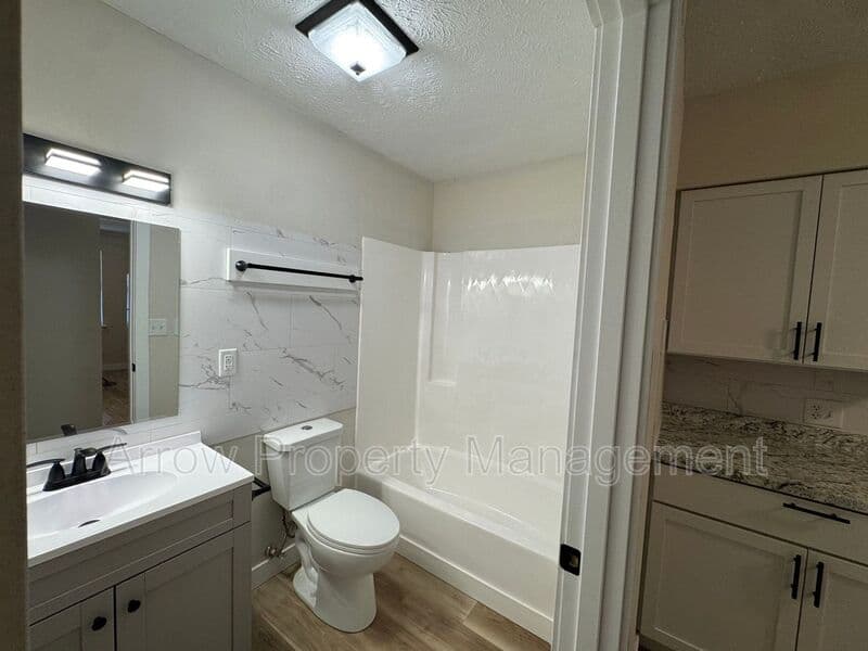 Tarkio House: 607 S 7th Street-12