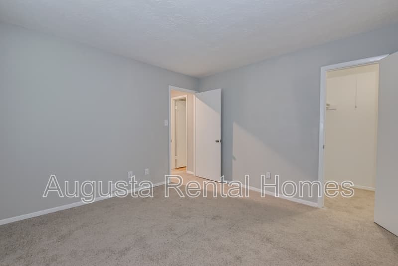 Augusta Condo: 2515 Center West Parkway - 5N
