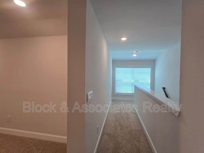 Jamestown House: 304 Sefton Drive