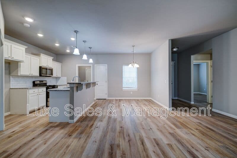 Edmond House: 6259 NW 177th Circle