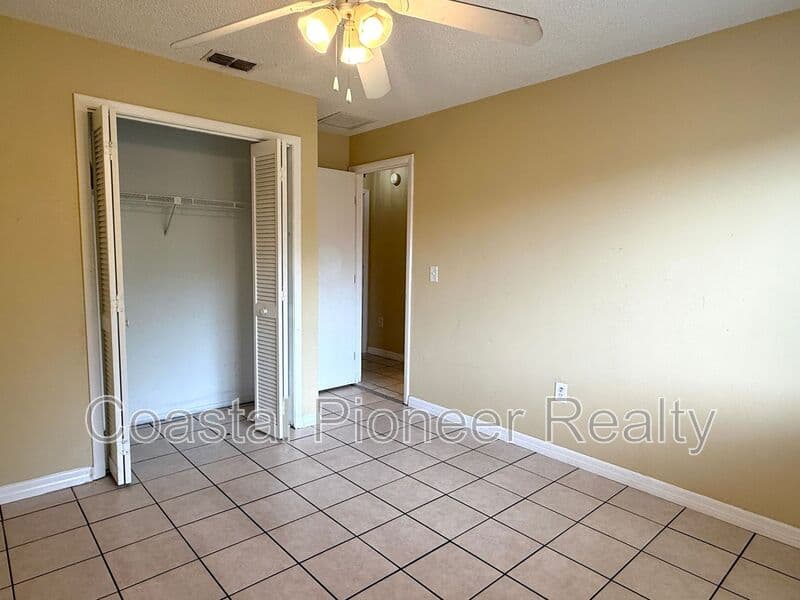 Spring Hill House: 6063 Shingler Ave