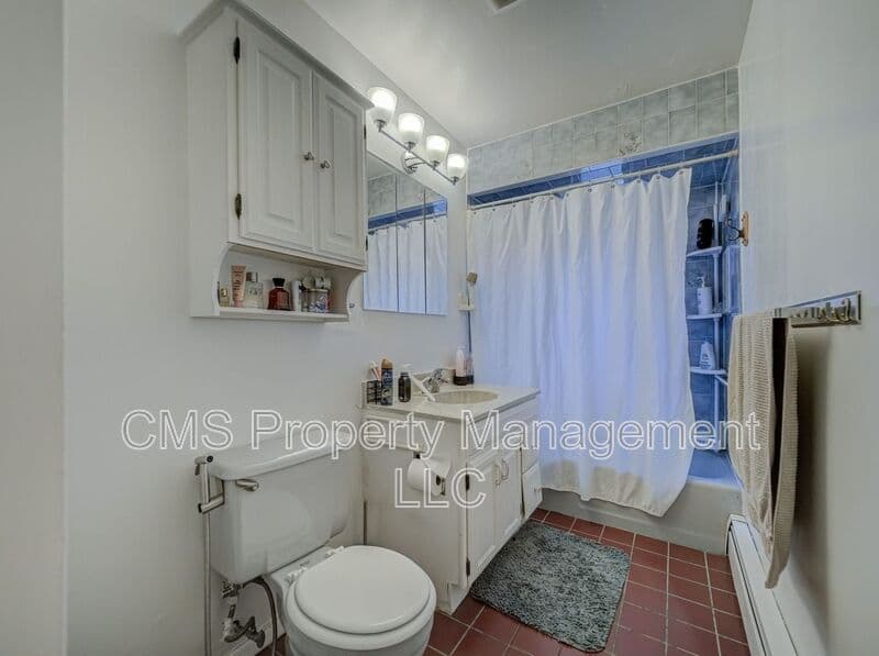 Carteret House: 74 Markowitz St