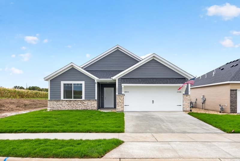 Pine Island House: 1804 Dale Place SE
