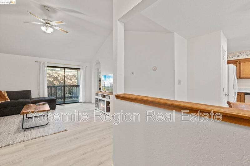 Groveland House: 20790 Ferretti Road