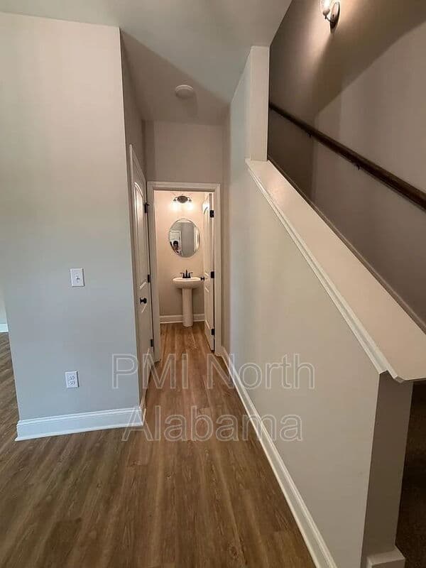 Huntsville House: 1713 Golf Club Lane Northwest