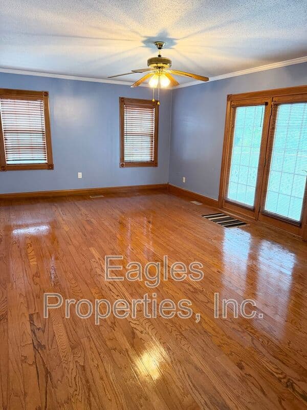 Dudley House: 1380 GENOA RD
