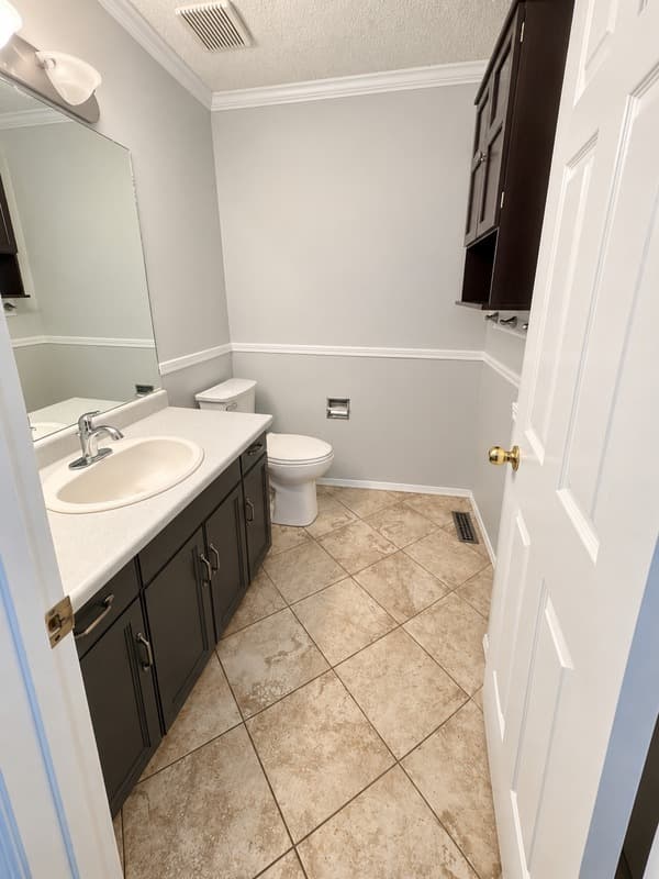 Edmonton House: 4711 43 Avenue NW