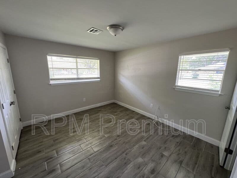 Baton Rouge House: 10444 Browning Dr.