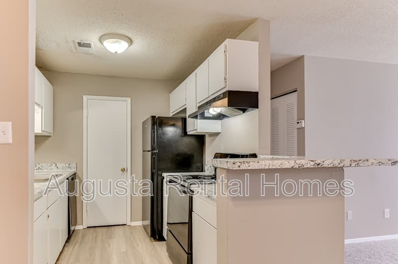 Augusta Condo: 2515 Center West Parkway - 3N