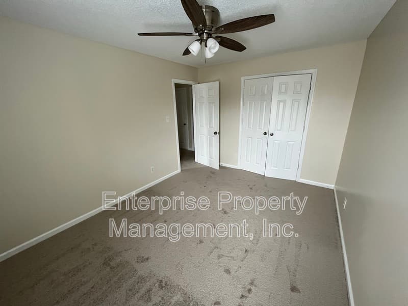 Cordova House: 6869 Century Oaks Dr
