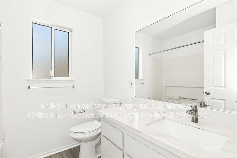 Davis House: 2224 Glacier Dr